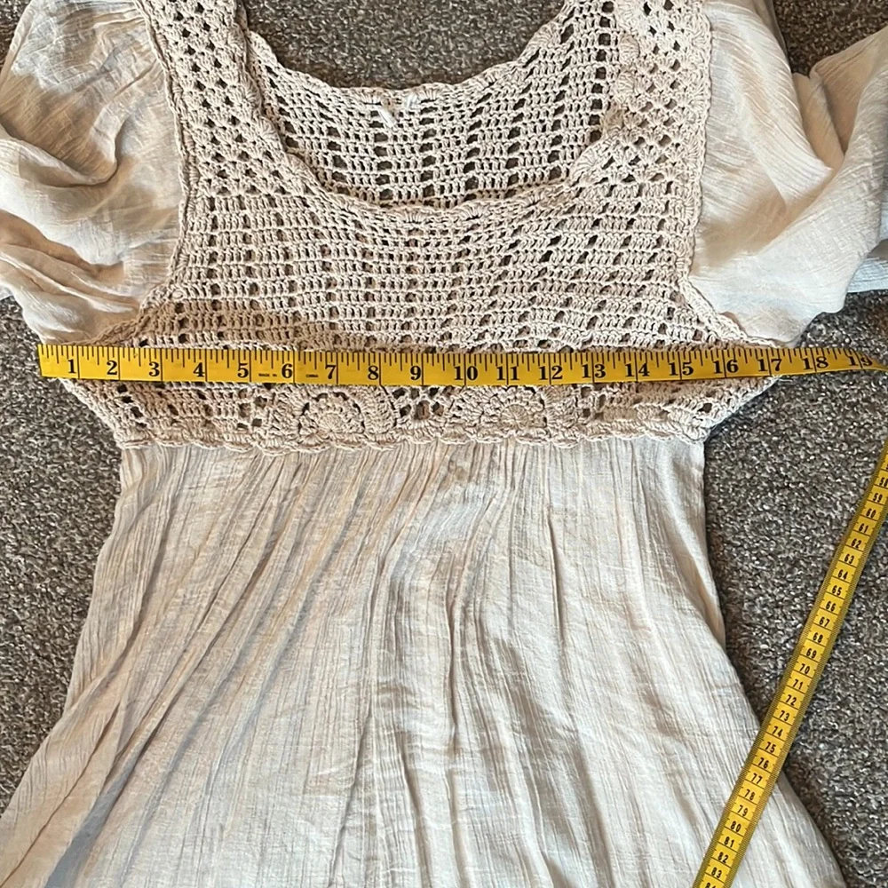 Vintage Adiva Beige Boho Crochet Flutter Sleeve Top Size M - Picture 10 of 10